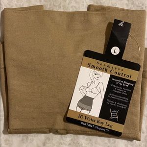 Hi Waisted BoyShort Shapewear